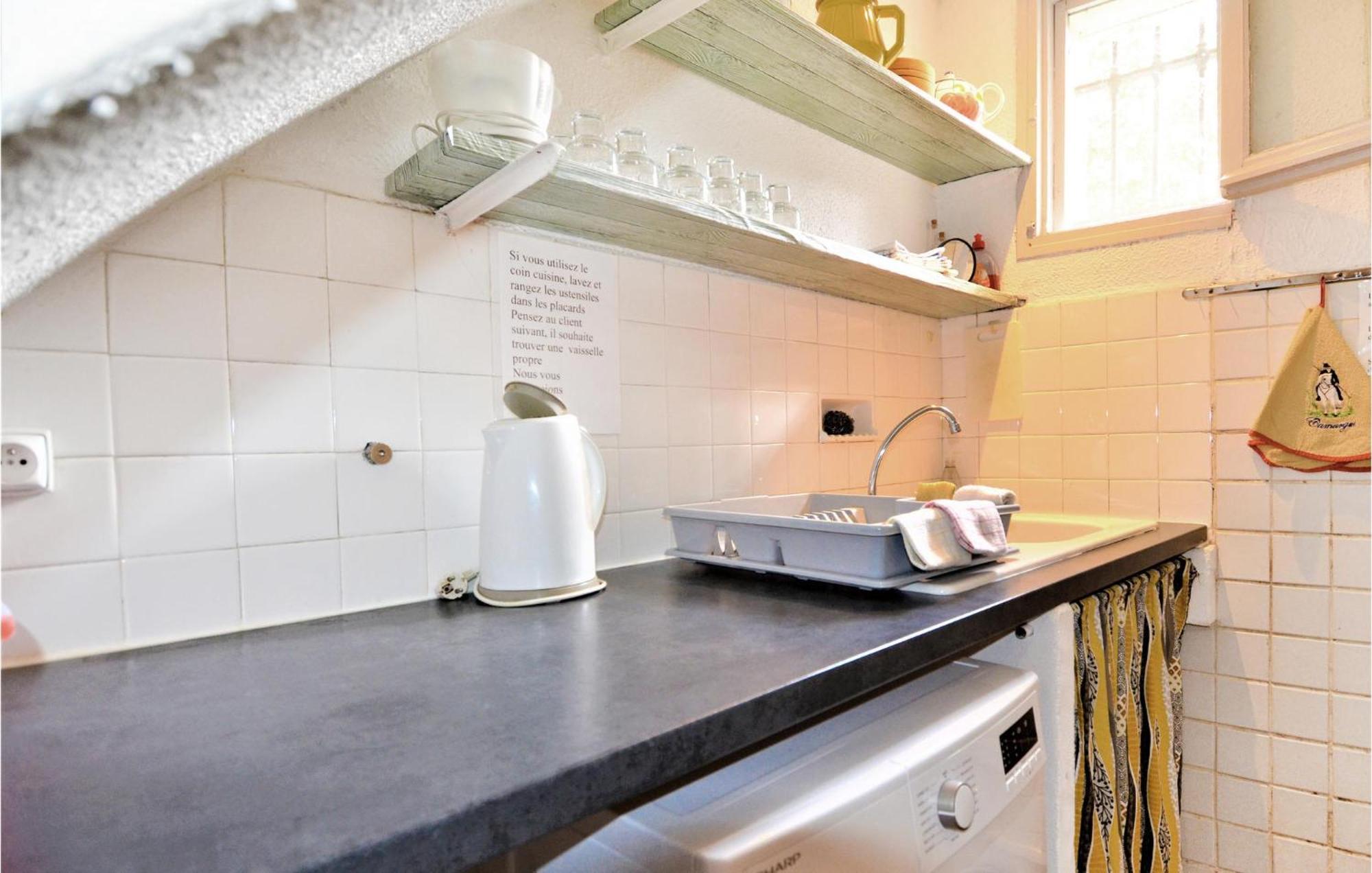 Lovely Home In Arles With Kitchen Exteriér fotografie